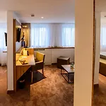 Jagdschloesschen Hotel 3*
