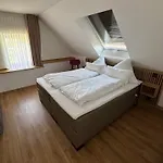 Jagdschloesschen 3*