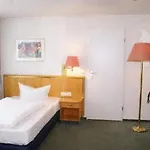 Jagdschloesschen 3*