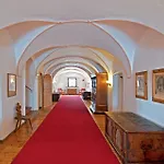 Jagdschloesschen Hotel