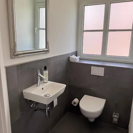 فندق Jagdschloesschen 3*