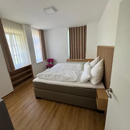 Jagdschloesschen Hotel 3*