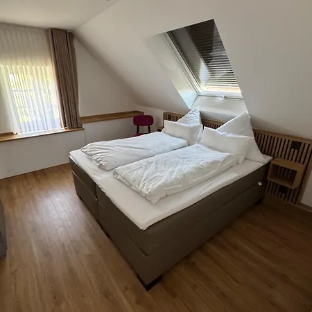 Jagdschloesschen 3*