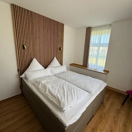 Jagdschloesschen 3* أشيبيرغ