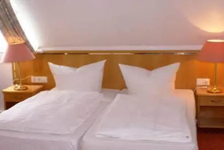Jagdschloesschen Szálloda 3*