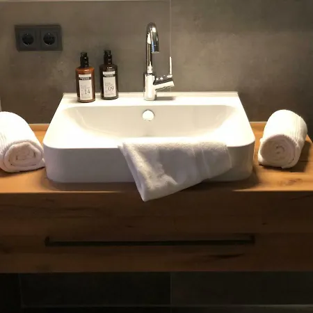 Jagdschloesschen فندق أشيبيرغ