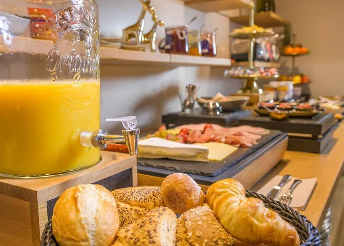 Jagdschloesschen Hotel 3*