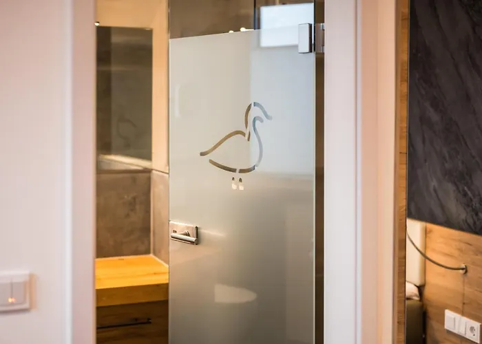 Jagdschloesschen Hotel 3*