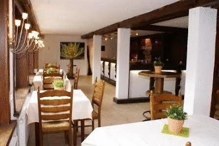 Jagdschloesschen Hotell 3*